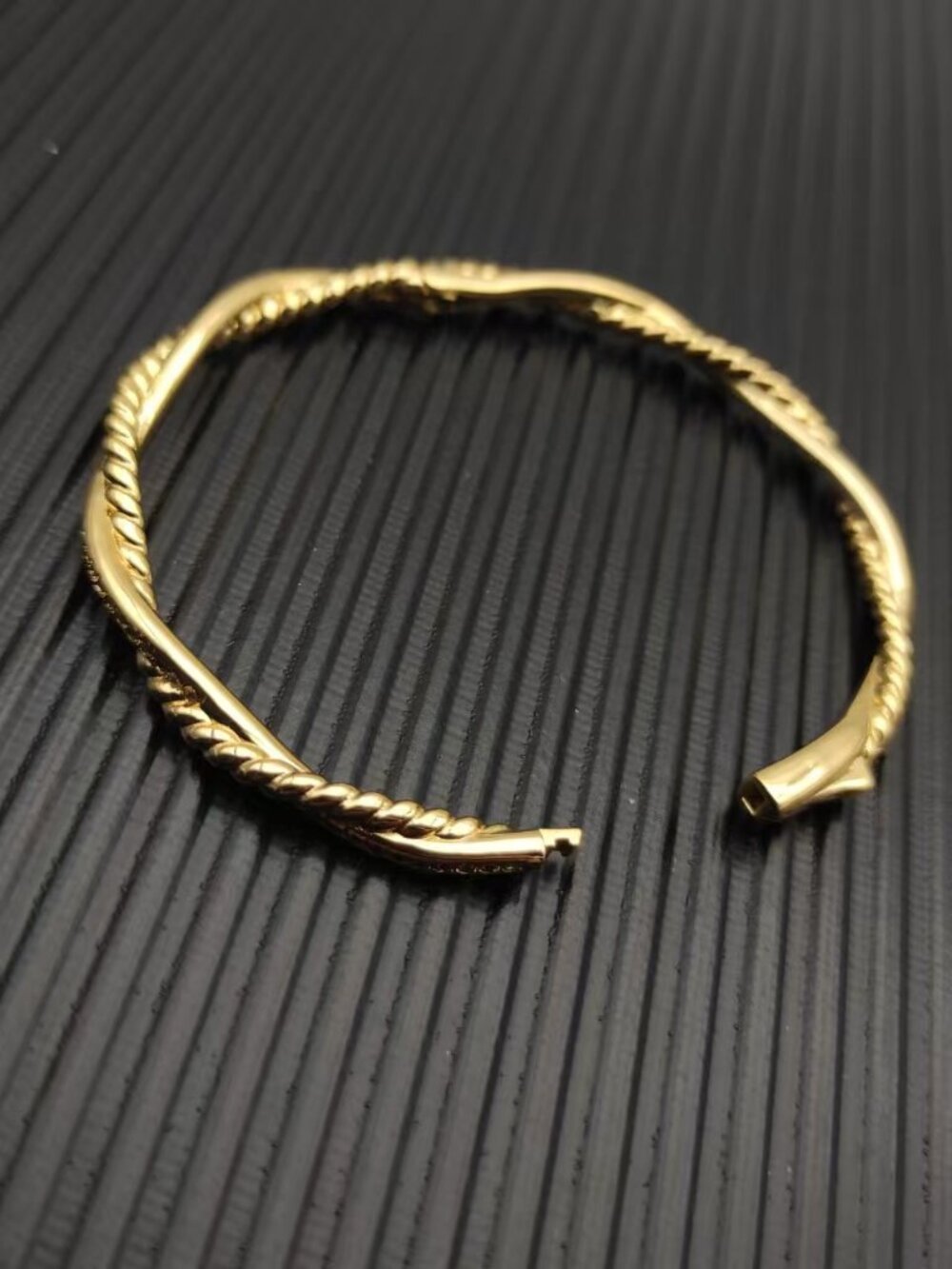 David Yurman Twisted Hinged Gold Cable Bangle Bracelet - Picture 3 of 5
